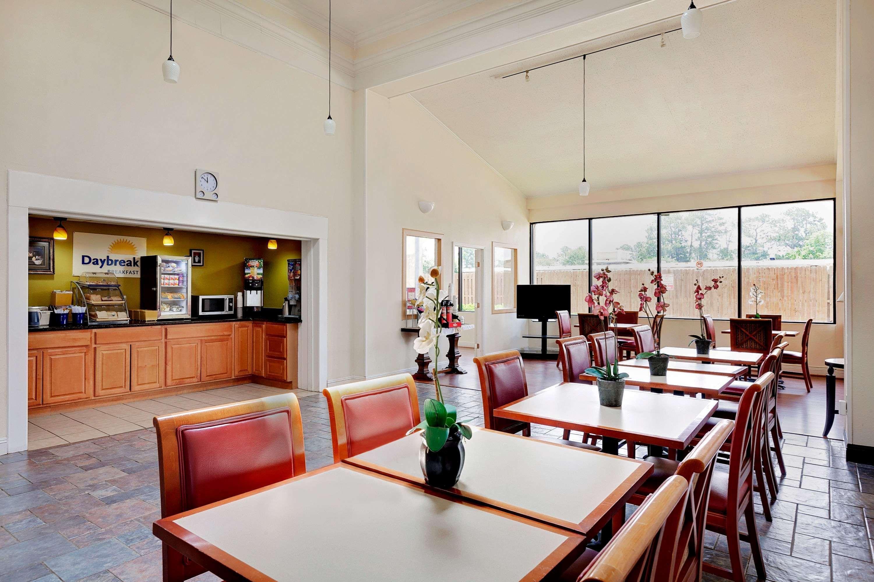 Days Inn By Wyndham Lafayette Near Lafayette Airport Ngoại thất bức ảnh