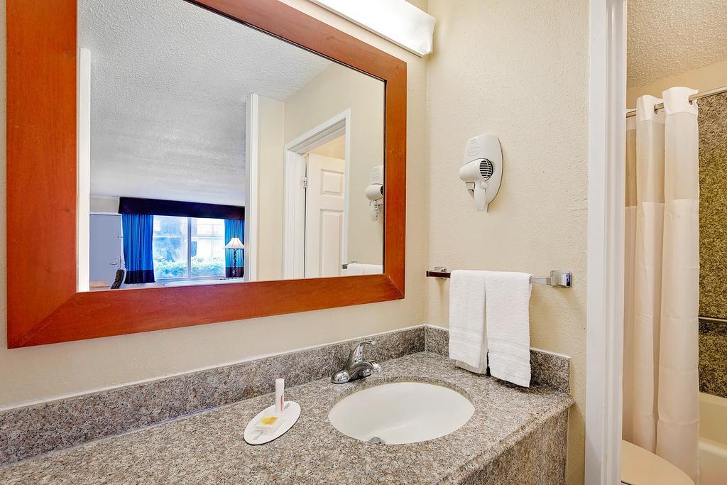 Days Inn By Wyndham Lafayette Near Lafayette Airport Ngoại thất bức ảnh